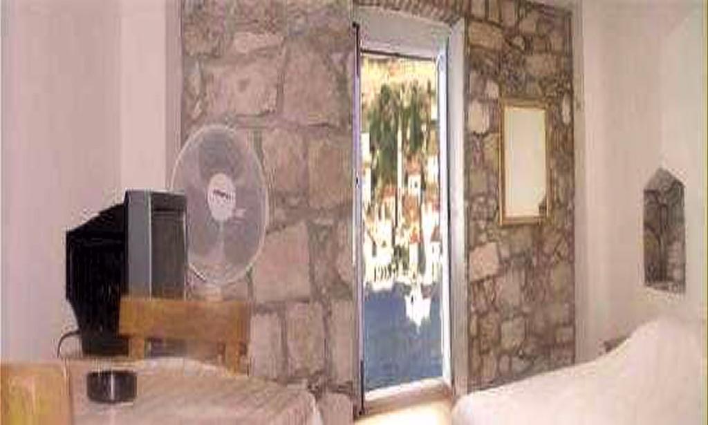 Apartments Acalinovic Vis Room photo